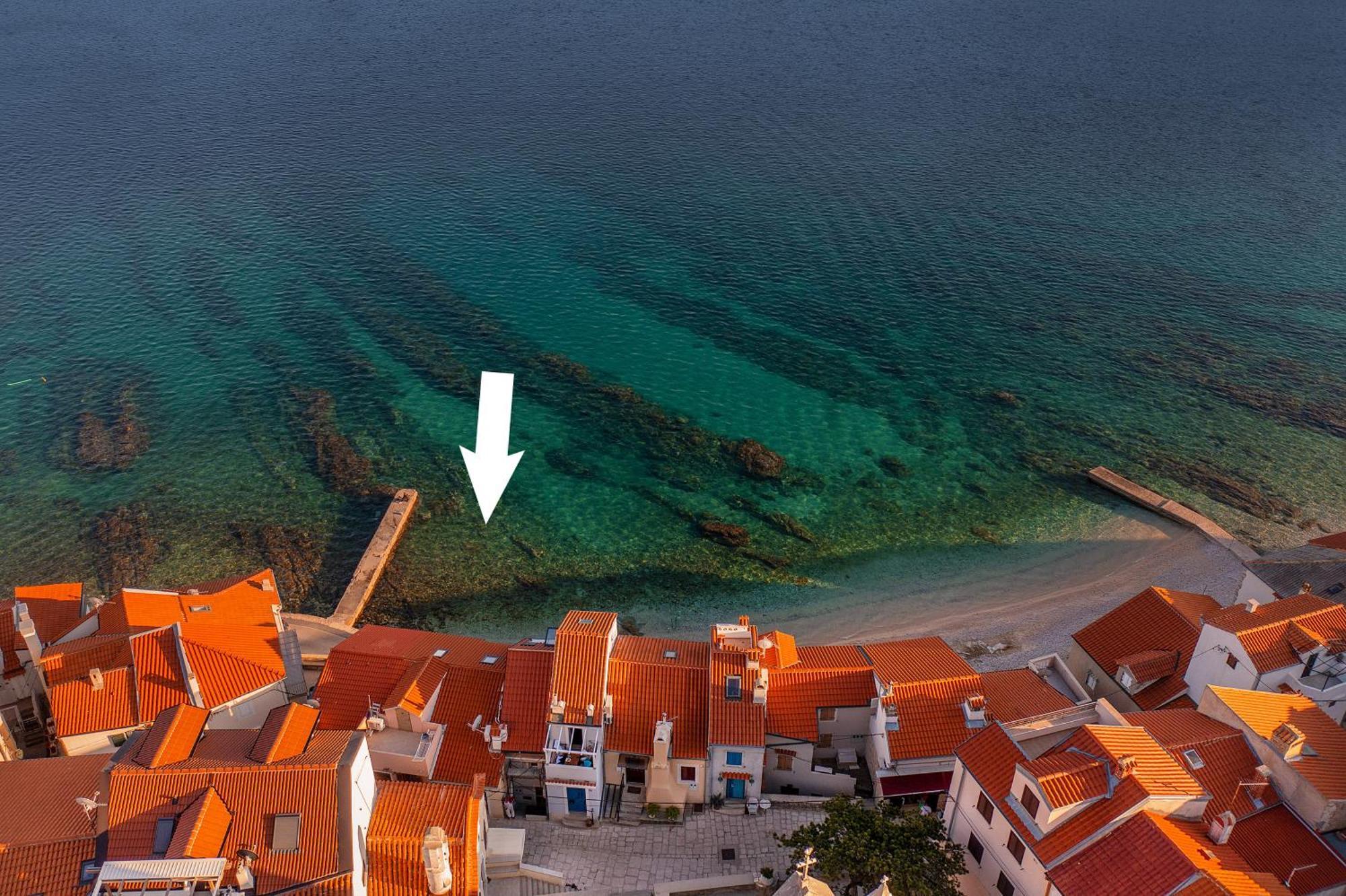 Apartment Nora By The Beach Baska  Bagian luar foto