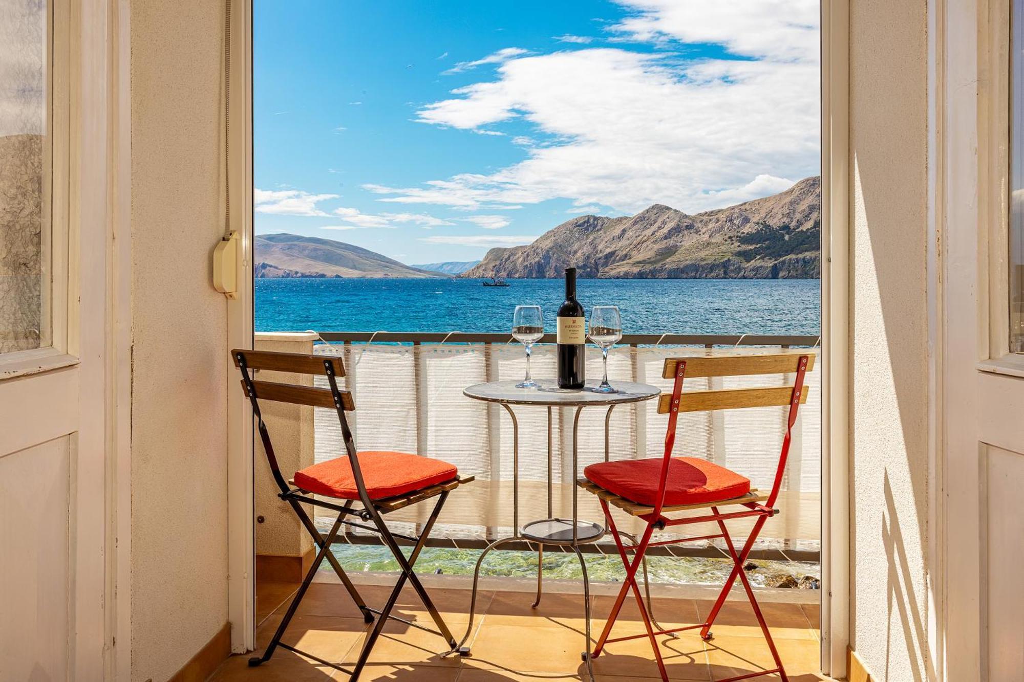 Apartment Nora By The Beach Baska  Bagian luar foto