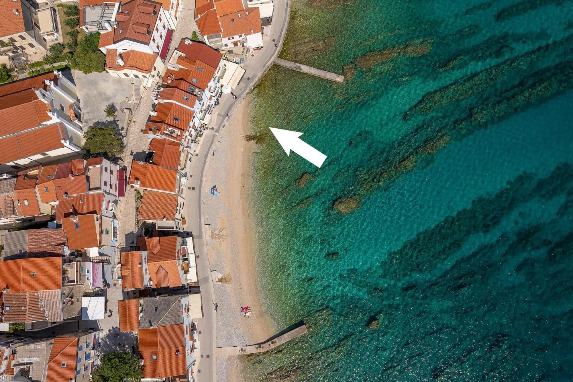 Apartment Nora By The Beach Baska  Bagian luar foto