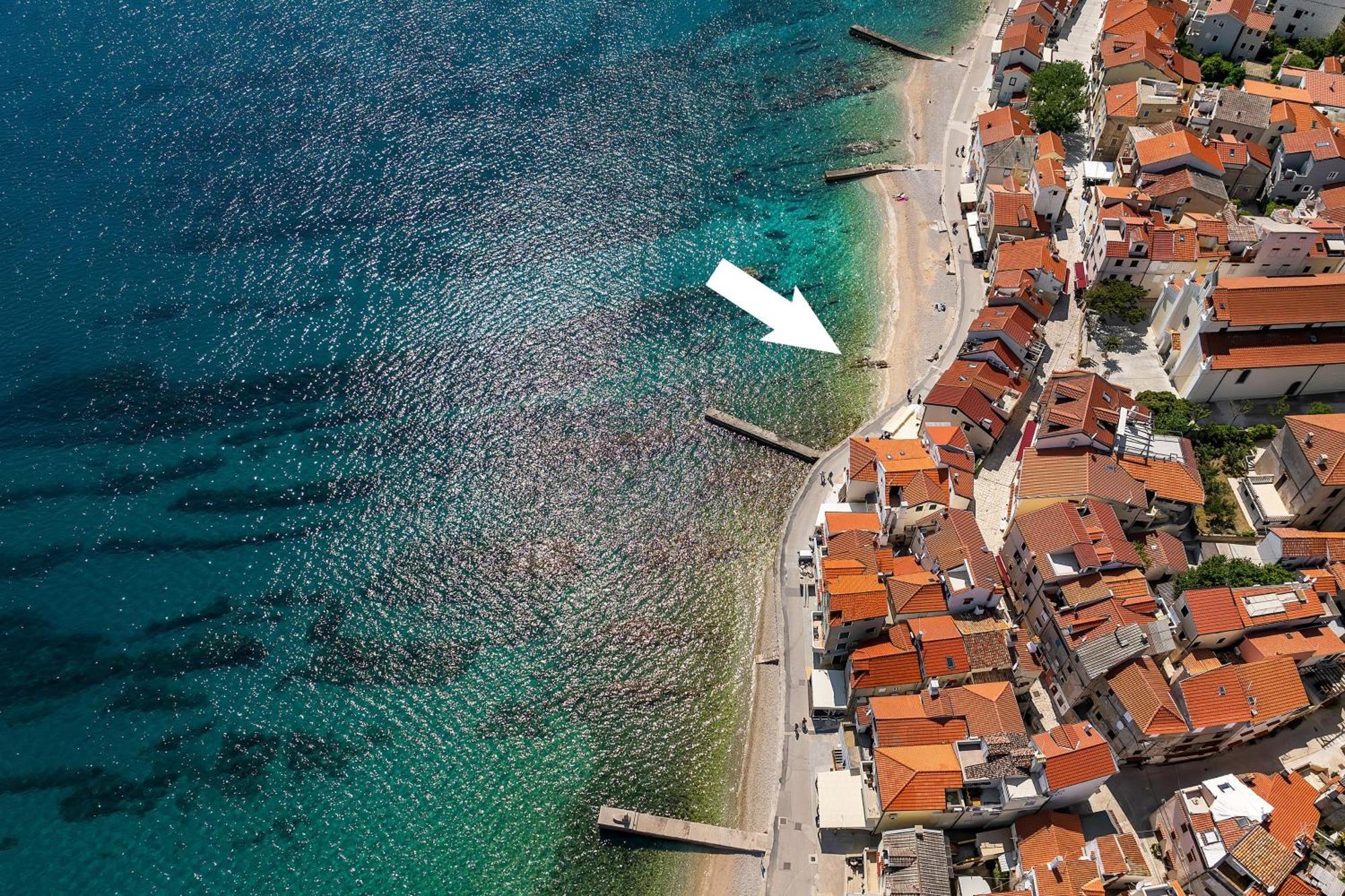 Apartment Nora By The Beach Baska  Bagian luar foto